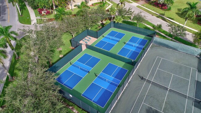 Building Photo - 2245 Sapphire Cir