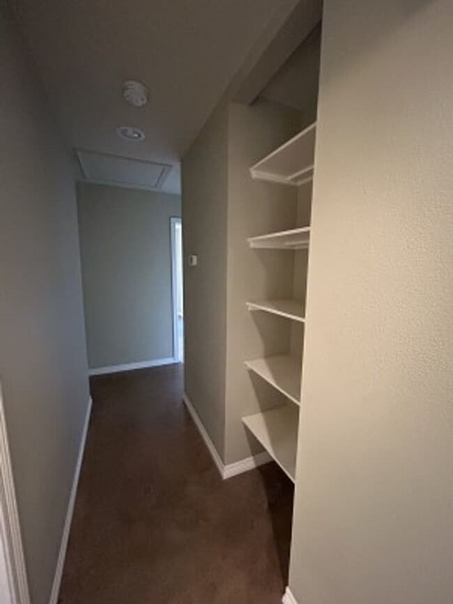 Building Photo - 2-bed/2-bath in a great location!