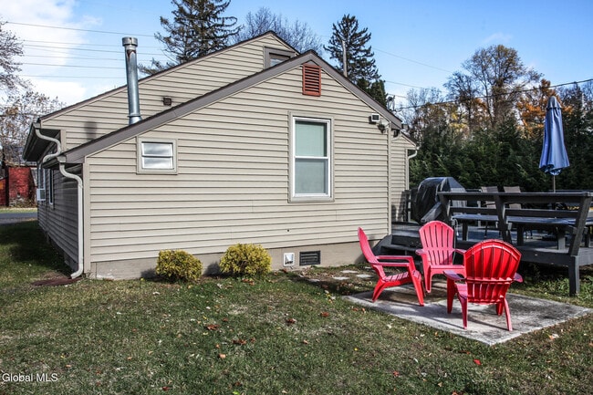 Building Photo - 10 Newark St