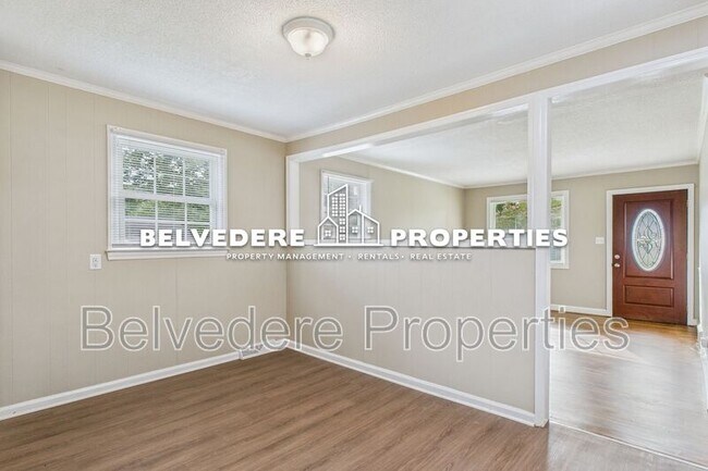 Building Photo - 2913 Wildwood Dr
