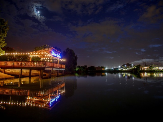 Night View - Stonelake Apartment Homes