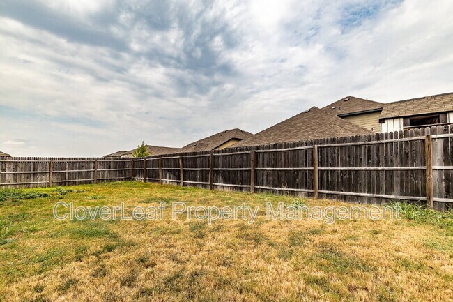 Building Photo - 720 Red Barn Bnd