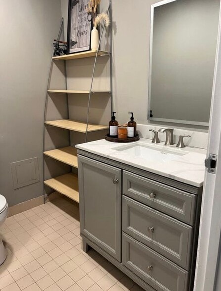 Building Photo - 6533 E Jefferson Ave