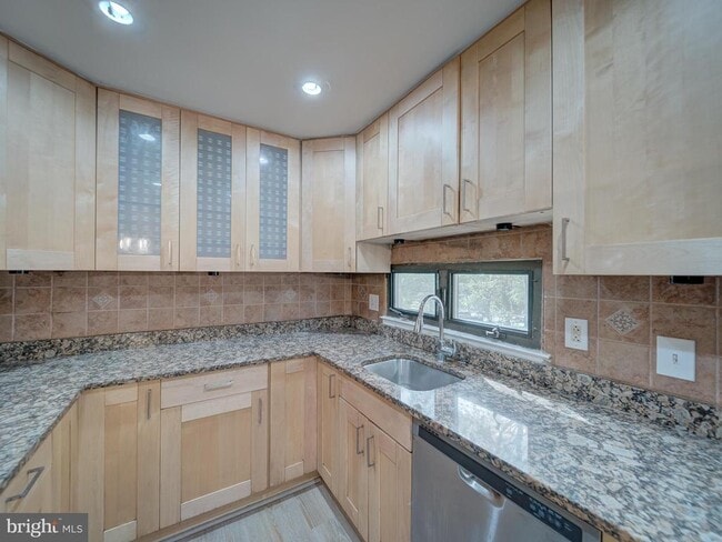 Building Photo - 11301 Gatesborough Ln