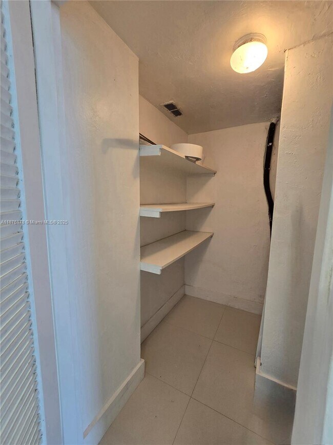 Building Photo - 5825 Collins Ave