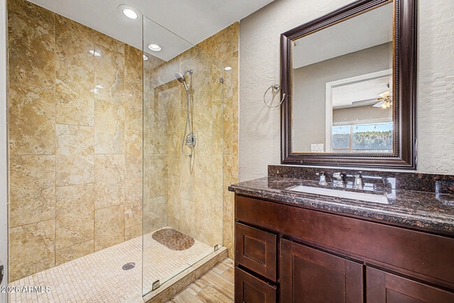 Building Photo - 1340 E Donner Dr