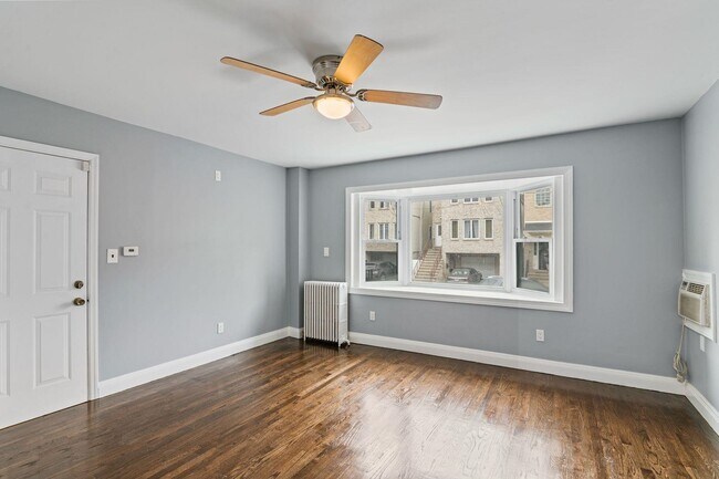 Building Photo - 211 New York Ave