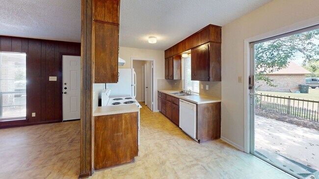 Building Photo - 402 Skyline Ave