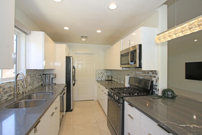 Building Photo - 68330 Vega Rd