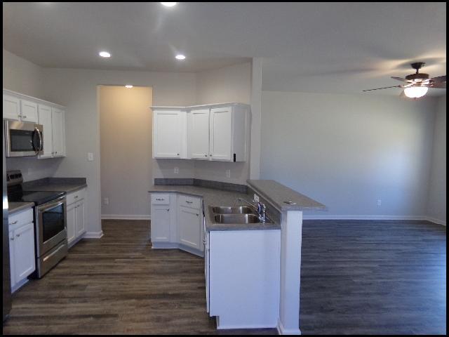 Building Photo - 1155 Bulldog Dr