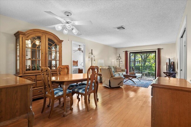 Building Photo - 11933 Suellen Cir