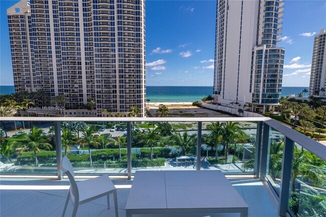 Building Photo - 17550 Collins Ave