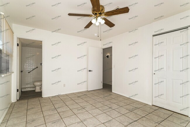 Building Photo - 747 Chevron Dr