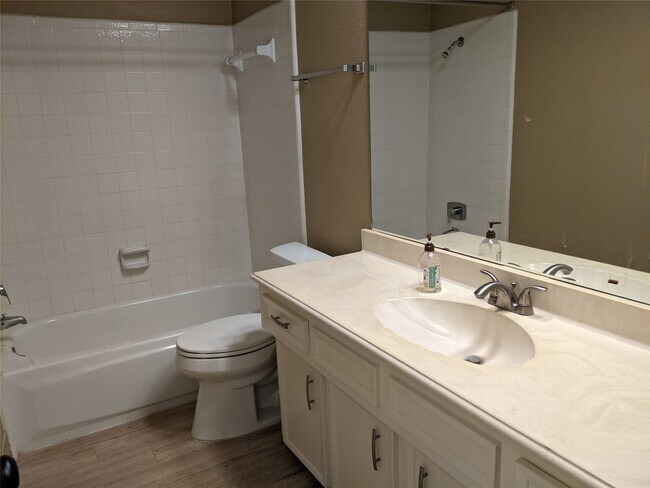 Building Photo - 2519 Buffalo Trail