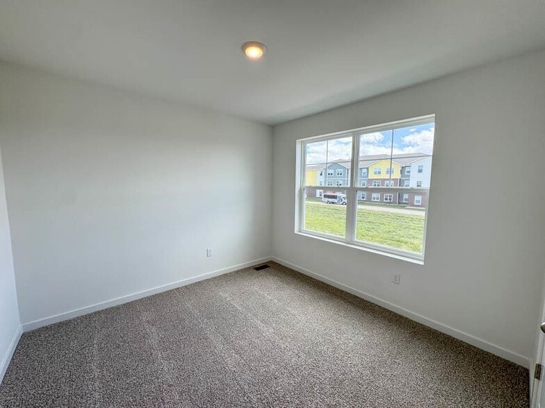 Building Photo - 513 Oak Opening Dr