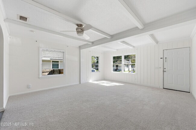 Building Photo - 2755 Green St