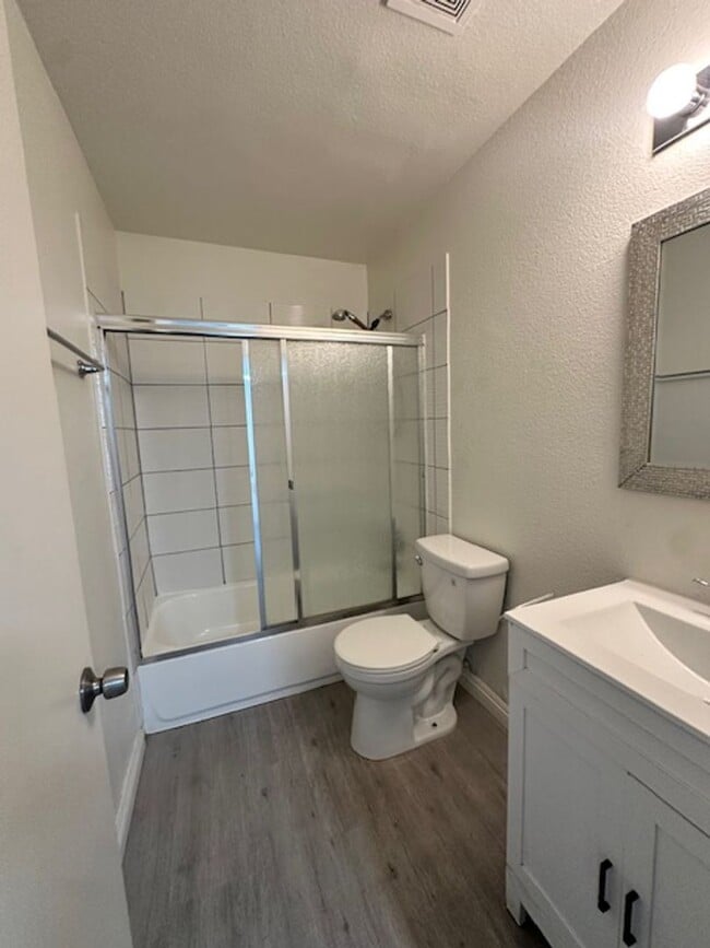 Building Photo - 2121 Oceanus Ln