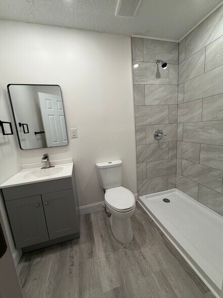 Building Photo - 1353 Blythe Ave