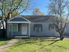 Building Photo - 817 Moulton St E