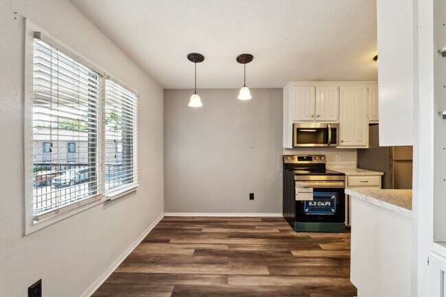 Building Photo - Charming 2BR Condo in Waco