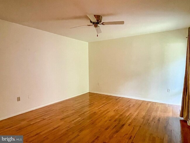 Building Photo - 1781 Wainwright Dr