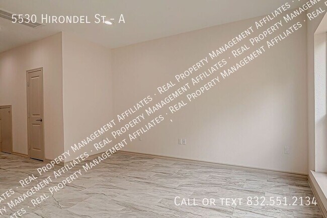 Building Photo - 5530 Hirondel
