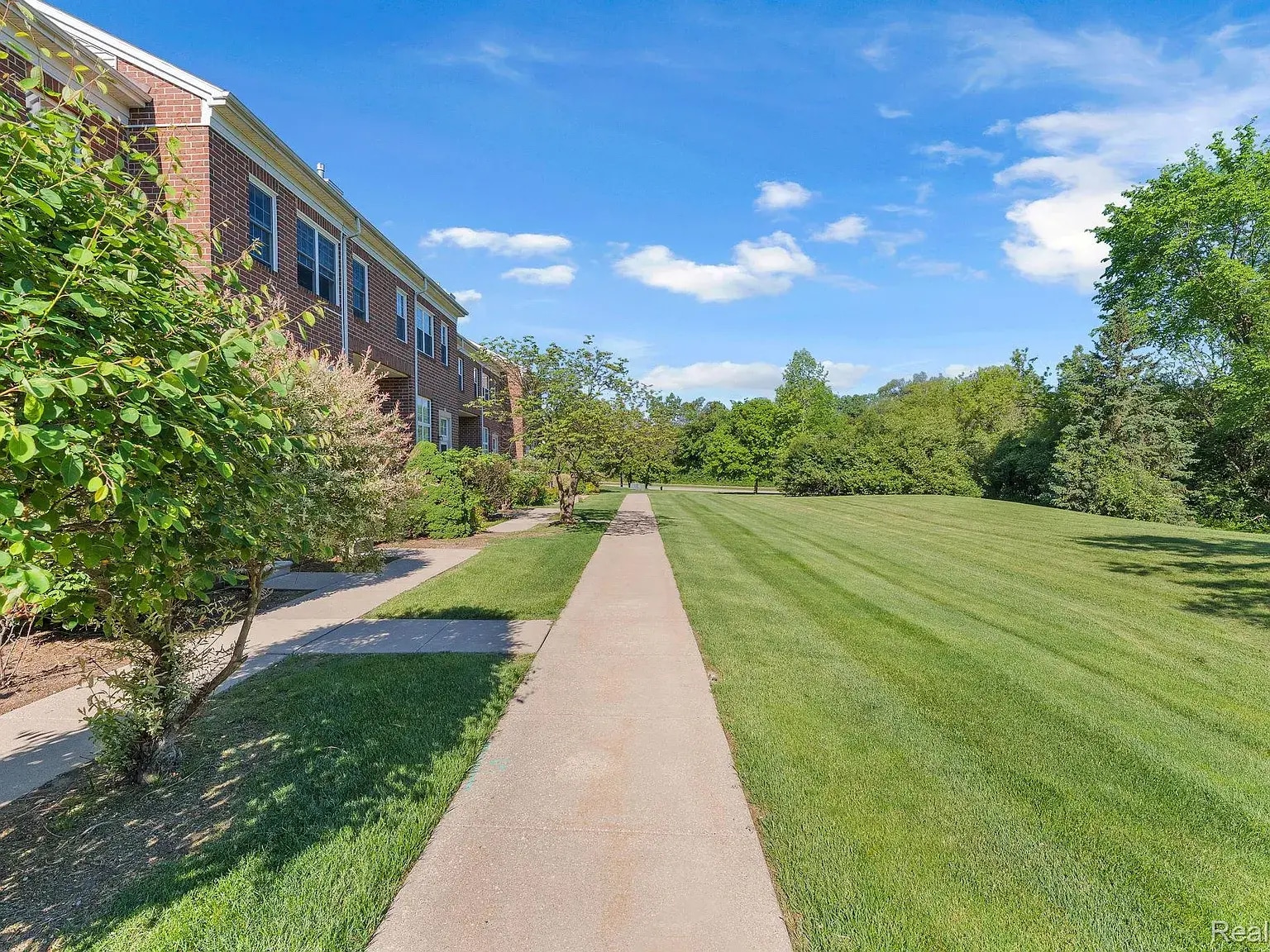 Building Photo - 1854 Lindsay Ln