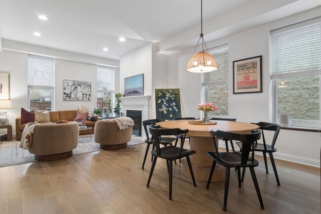 Building Photo - 1667 N Bissell St