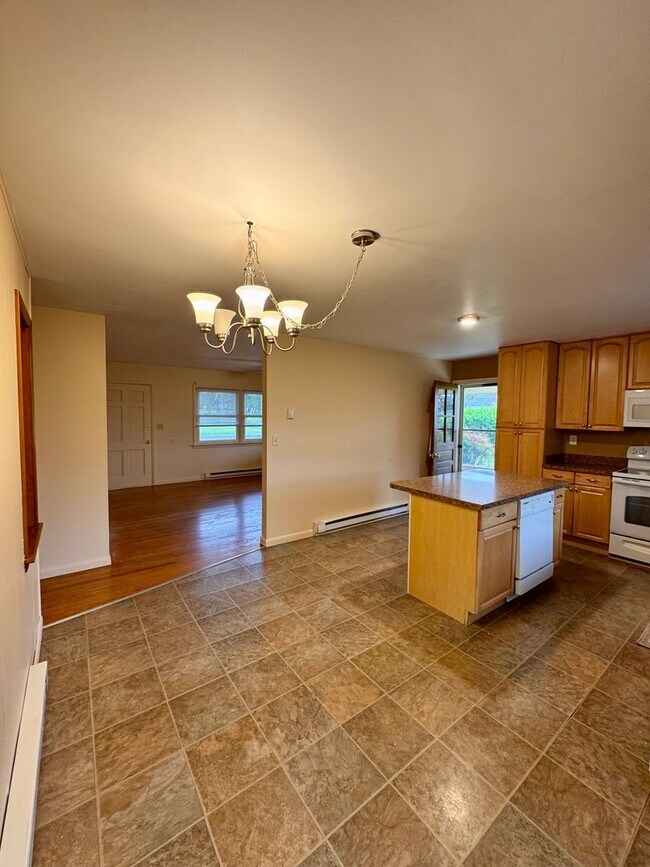 Building Photo - 8861 Pats Lane