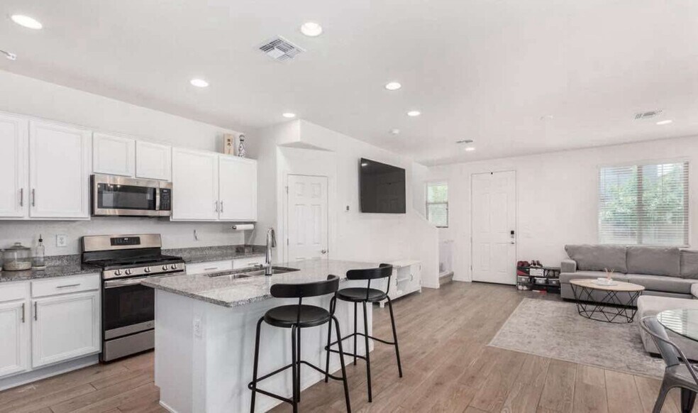 Building Photo - 3828 S 58th Ln
