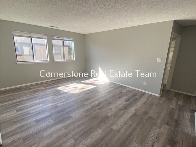 Building Photo - 2627 E Uintah St