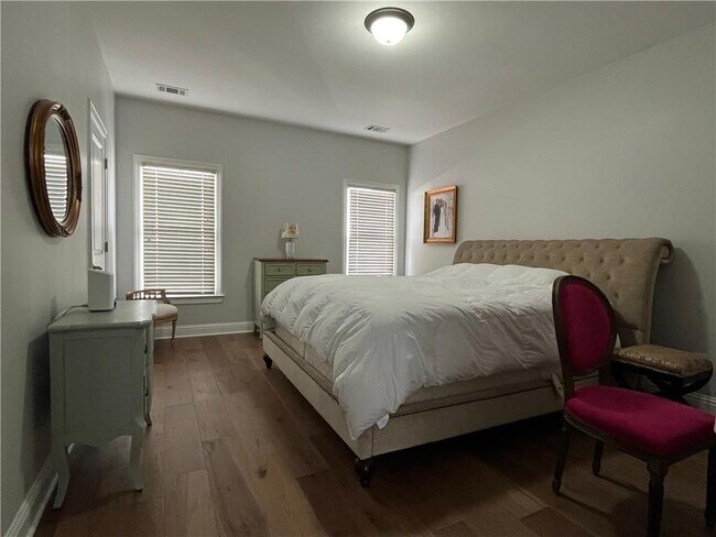 Building Photo - 3445 Rialto Pl