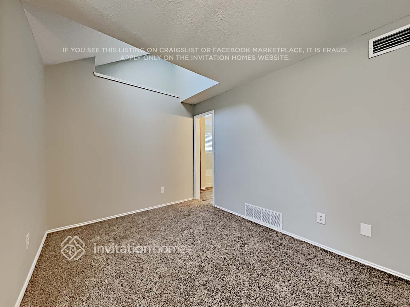 Building Photo - 9218 Oak Hollow Dr