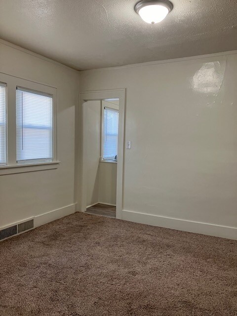 Building Photo - 308 E Virginia Ave