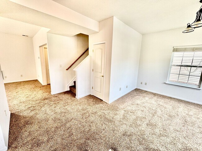 Building Photo - 3 Bedrooms, 2.5 Baths, and a Secret Agent Garage!