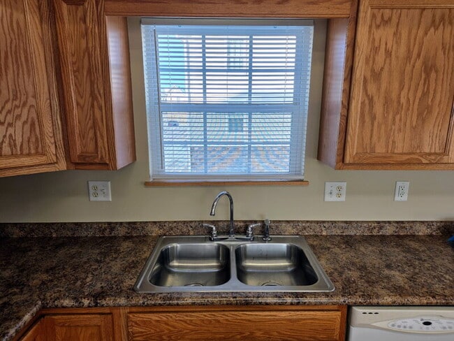 Building Photo - 4410 152 Street