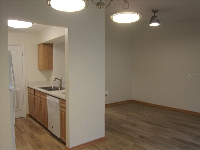 Building Photo - 7023 SW 21st Ln
