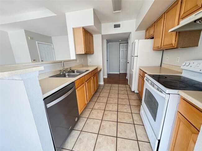 Building Photo - 1125 Villagio Cir