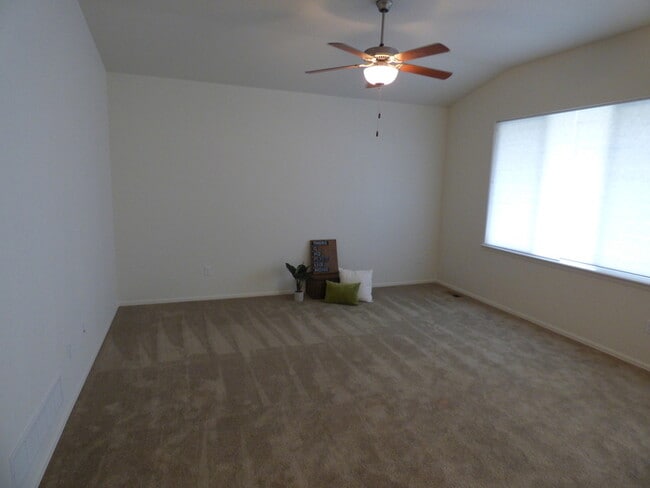Building Photo - Beautiful 3 Bed / 2 Bath Home in Wellington!