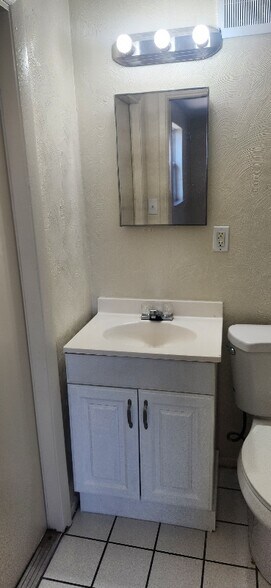 Building Photo - 3104 Primrose Dr