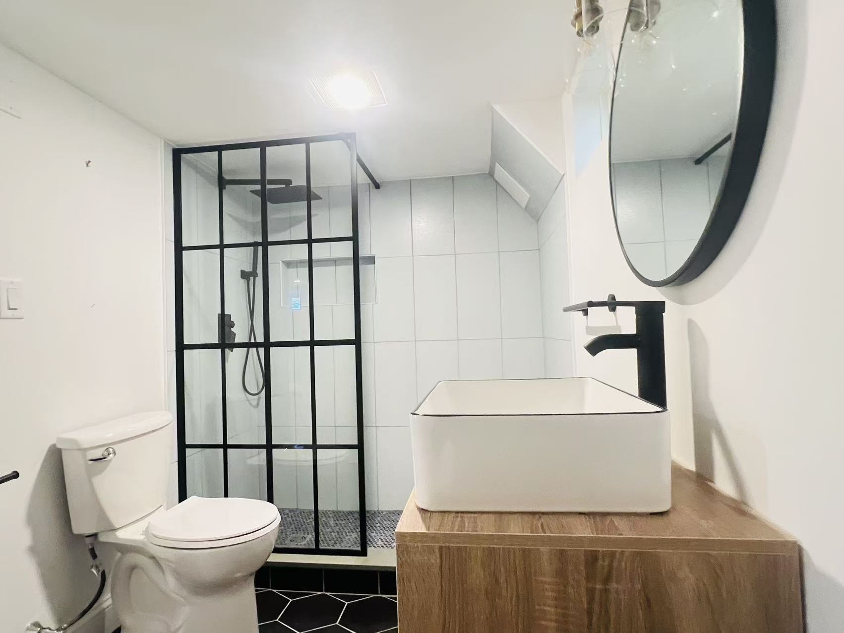 Building Photo - 19 Plymouth St