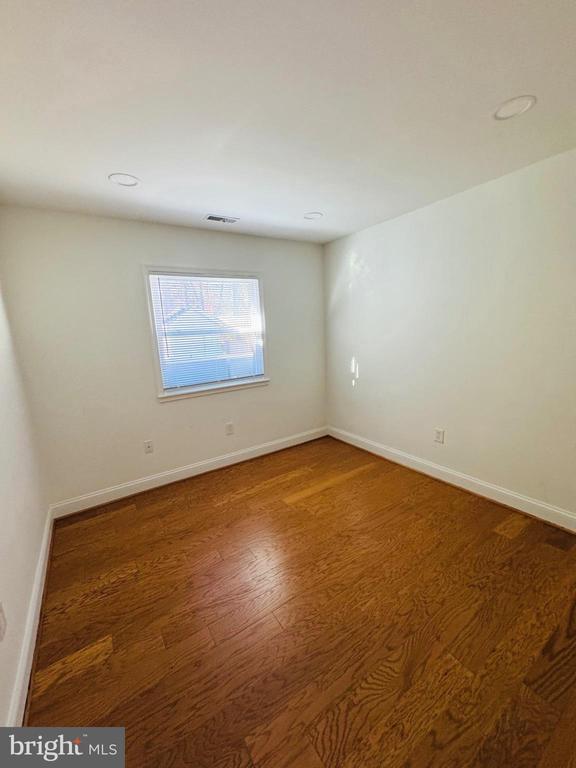 Building Photo - 14332 Belleville Ave