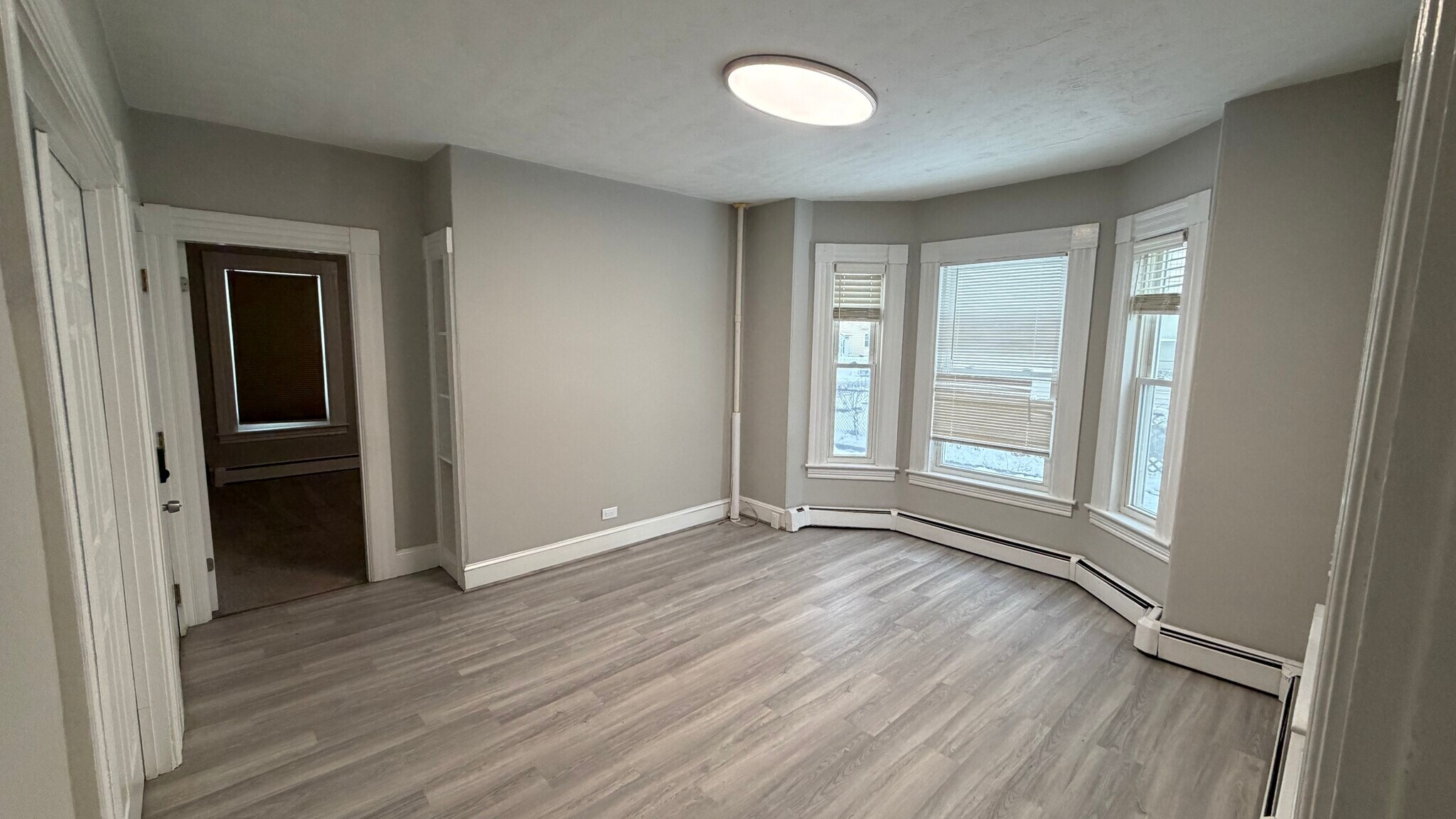 Building Photo - 554 Dubuque St