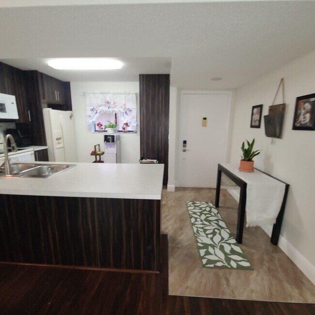 Building Photo - 5220 Las Verdes Cir