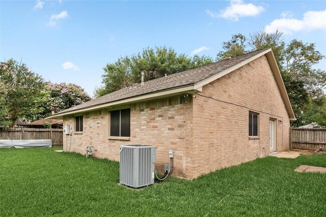 Building Photo - 16614 Red Gully Dr
