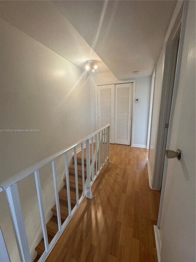 Building Photo - 8607 SW 137th Ave