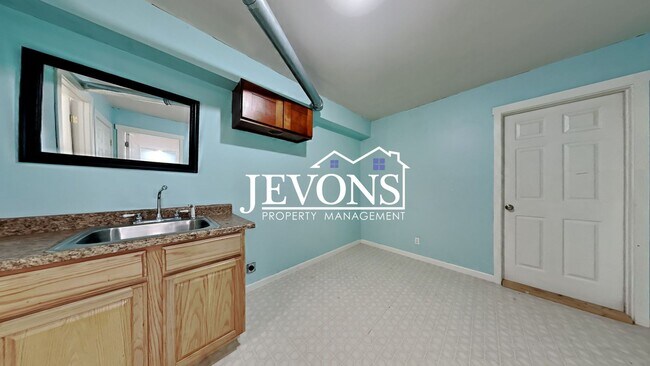 Building Photo - Experience this beautiful SeaTac single-fa...