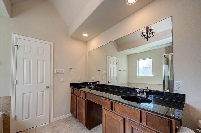 Building Photo - 3302 Clearview Cir