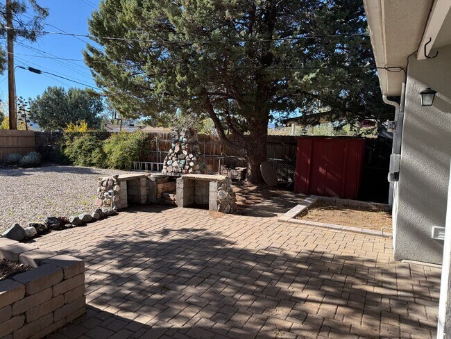 Building Photo - 2 Bedroom, 1 Bath Home in Prescott!