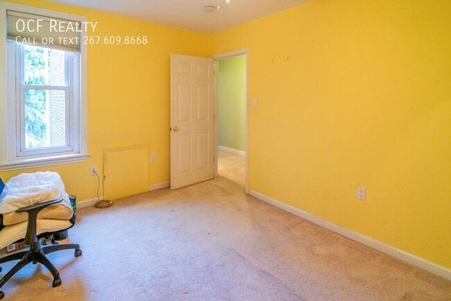 Building Photo - 3640 Calumet St